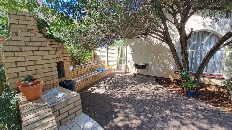 3 Bedroom Property for Sale in Langenhovenpark Free State